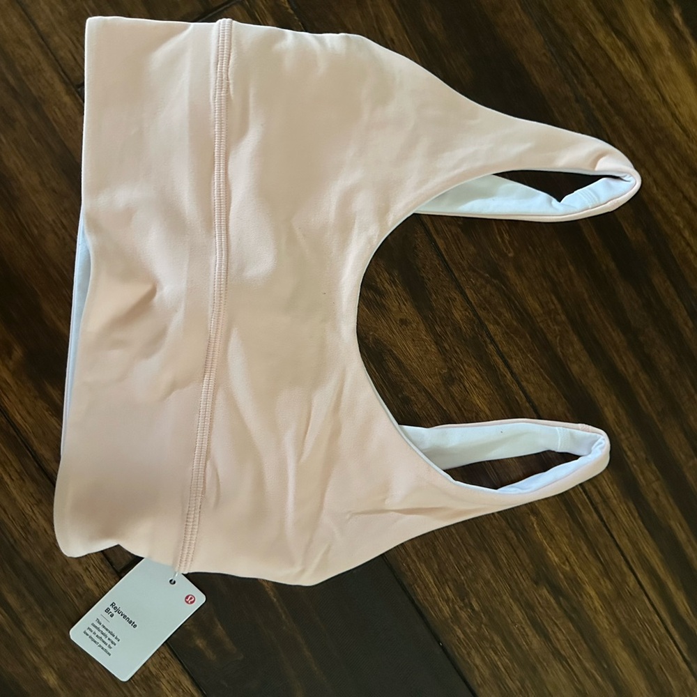 Lululemon sports bra. NWT!